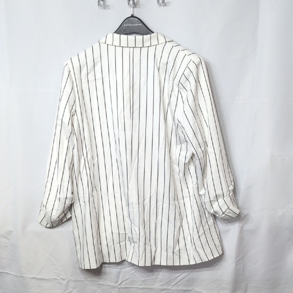Skies Are Blue White and Black Striped Blazer - Picture 2 of 9